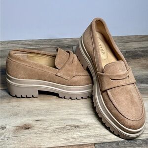 Patina Women's Tan Suede Loafers 7.5